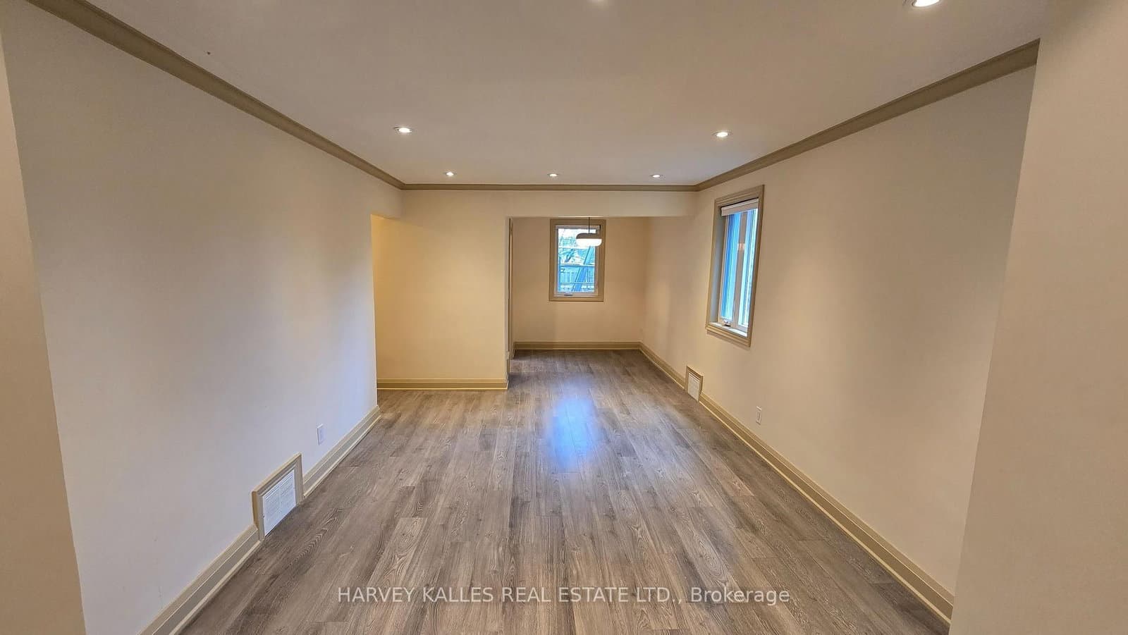 279 CORNELIUS PKY in Toronto - Property View