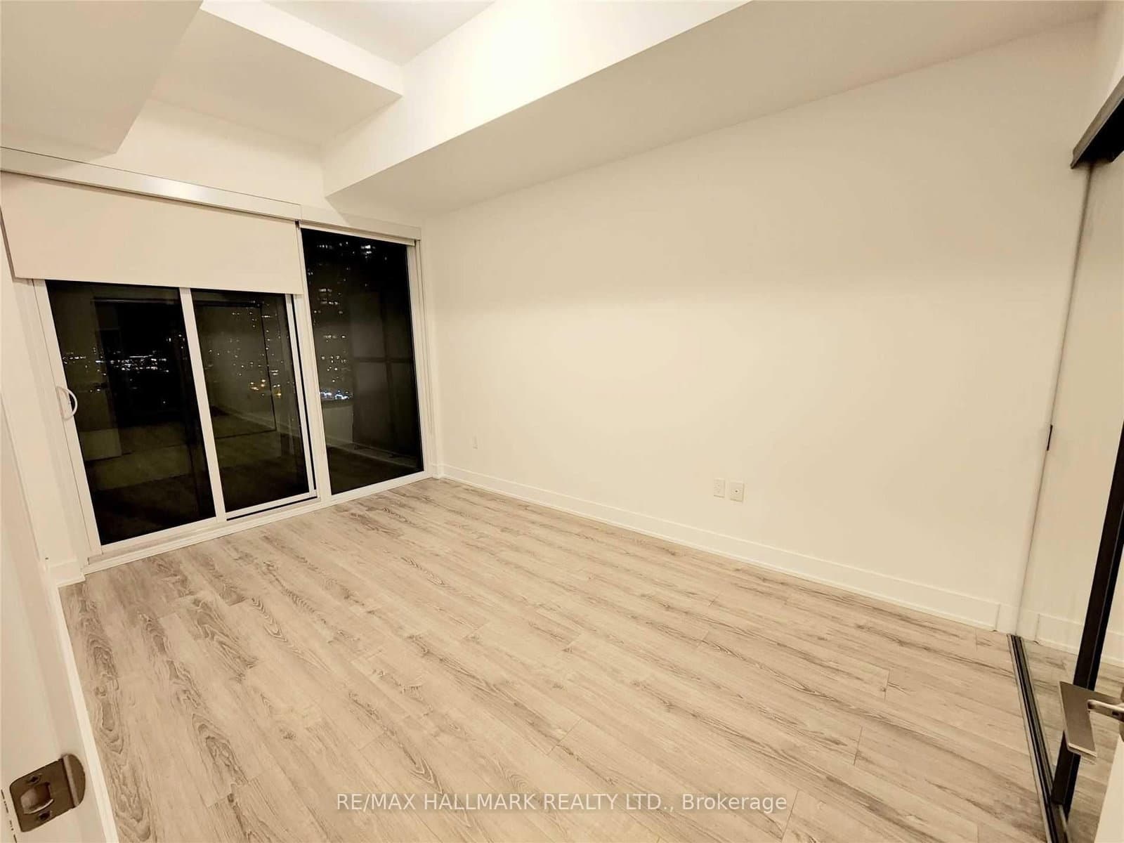 30 SHORE BREEZE DR in Toronto - Property View