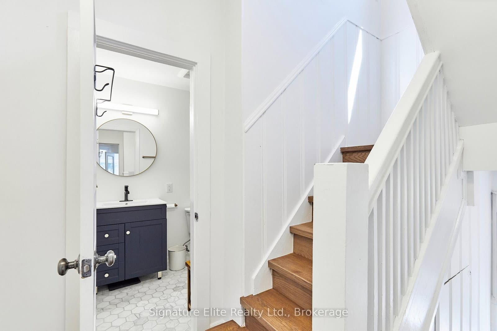 124 GEOFFREY ST in Toronto - Property View