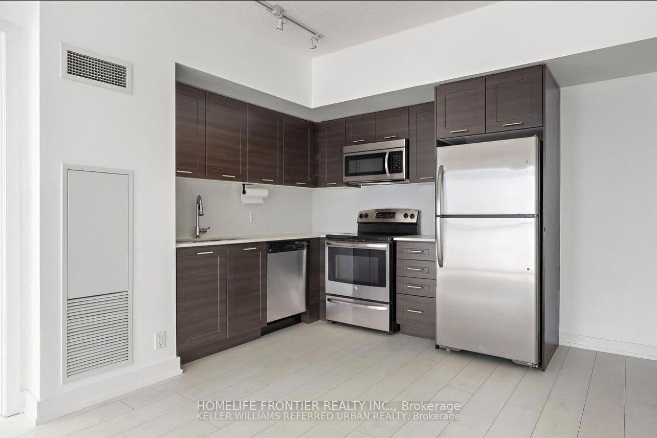 2200 W LAKESHORE BLVD in Toronto - Property View