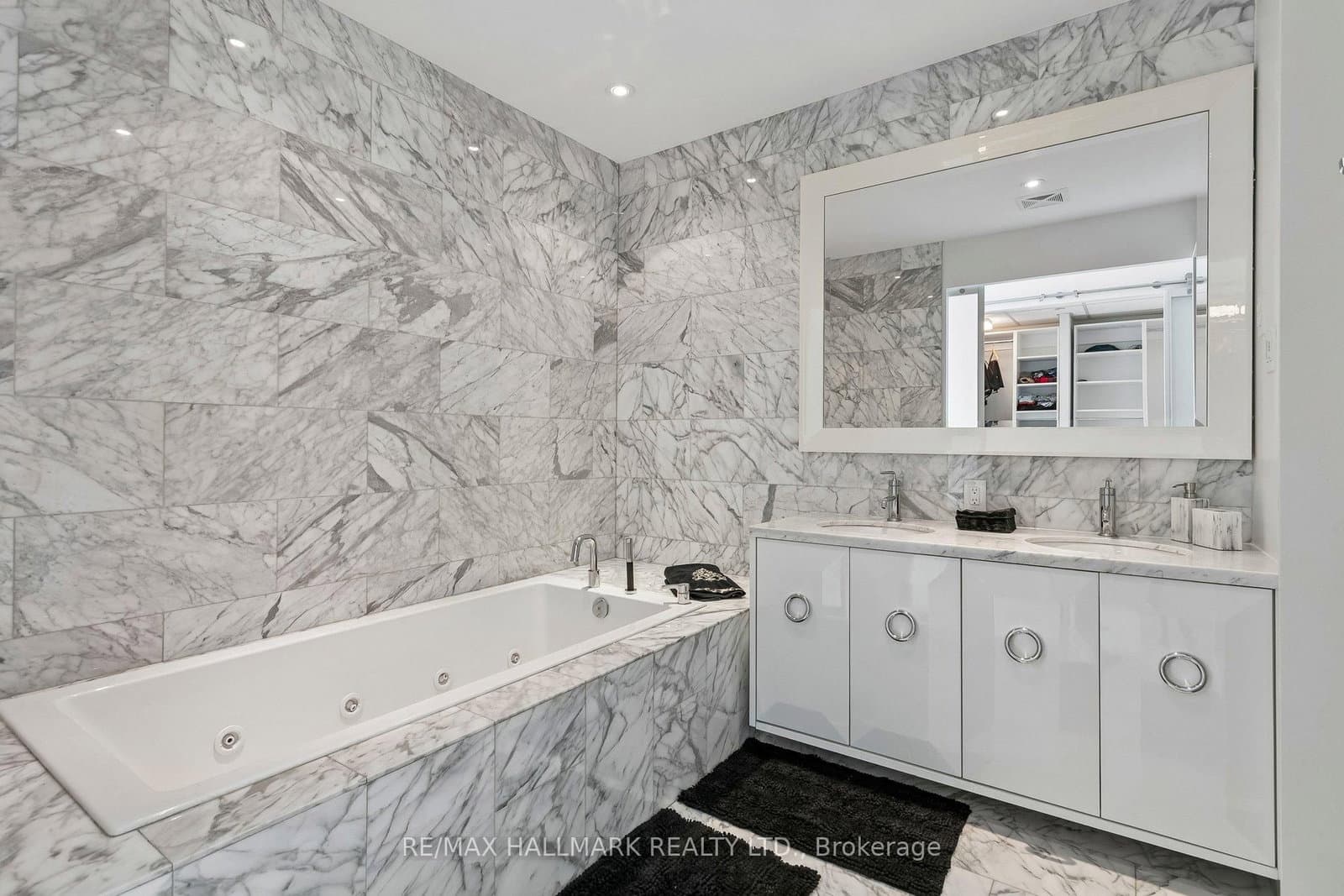 90 PARK LAWN RD in Toronto