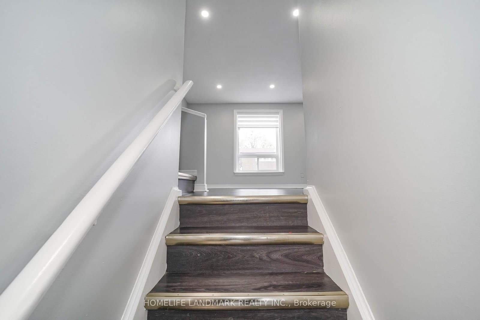6452 W FINCH AVE in Toronto