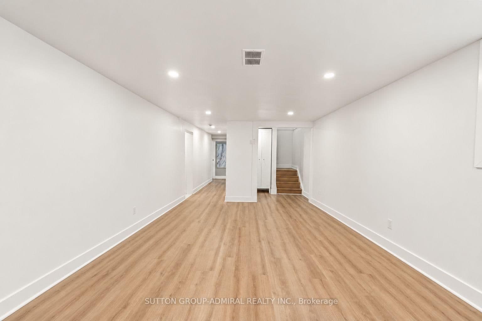 3 HARTLAND RD in Toronto