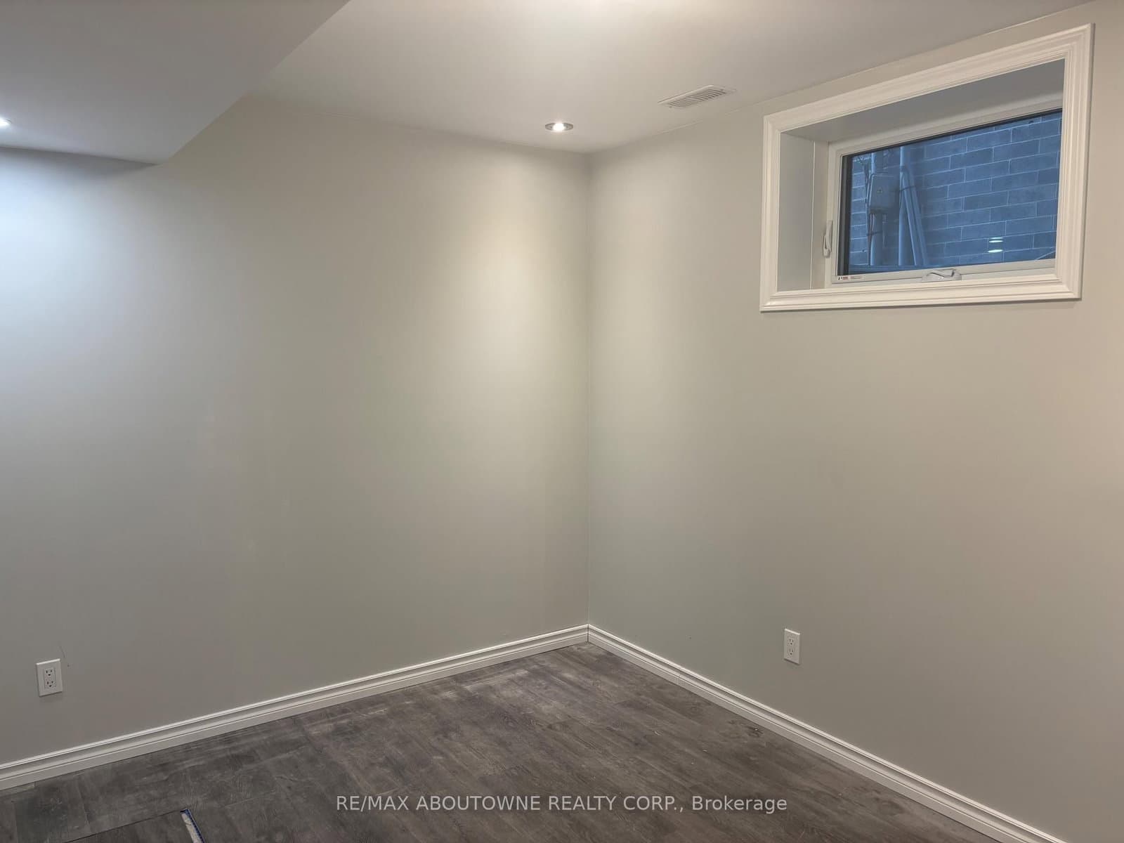 43 LOVETT LN in Guelph - Property View