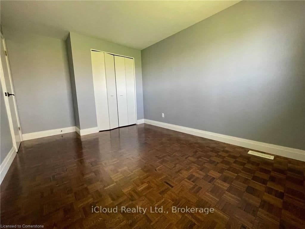 624 W COLLEGE AVE in Guelph - Property View
