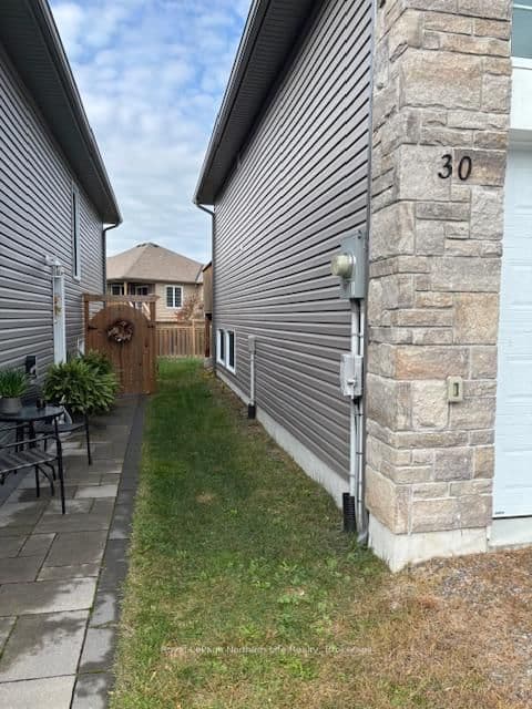 30 TRILLIUM DR in North Bay - Property View