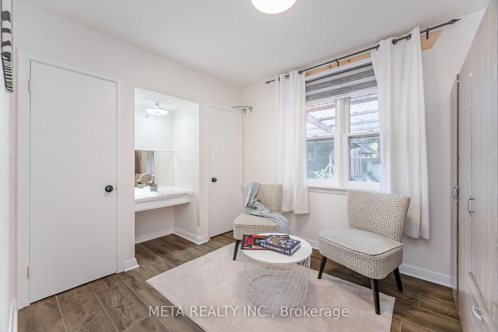 4 GREENVIEW ST in Guelph - Property View