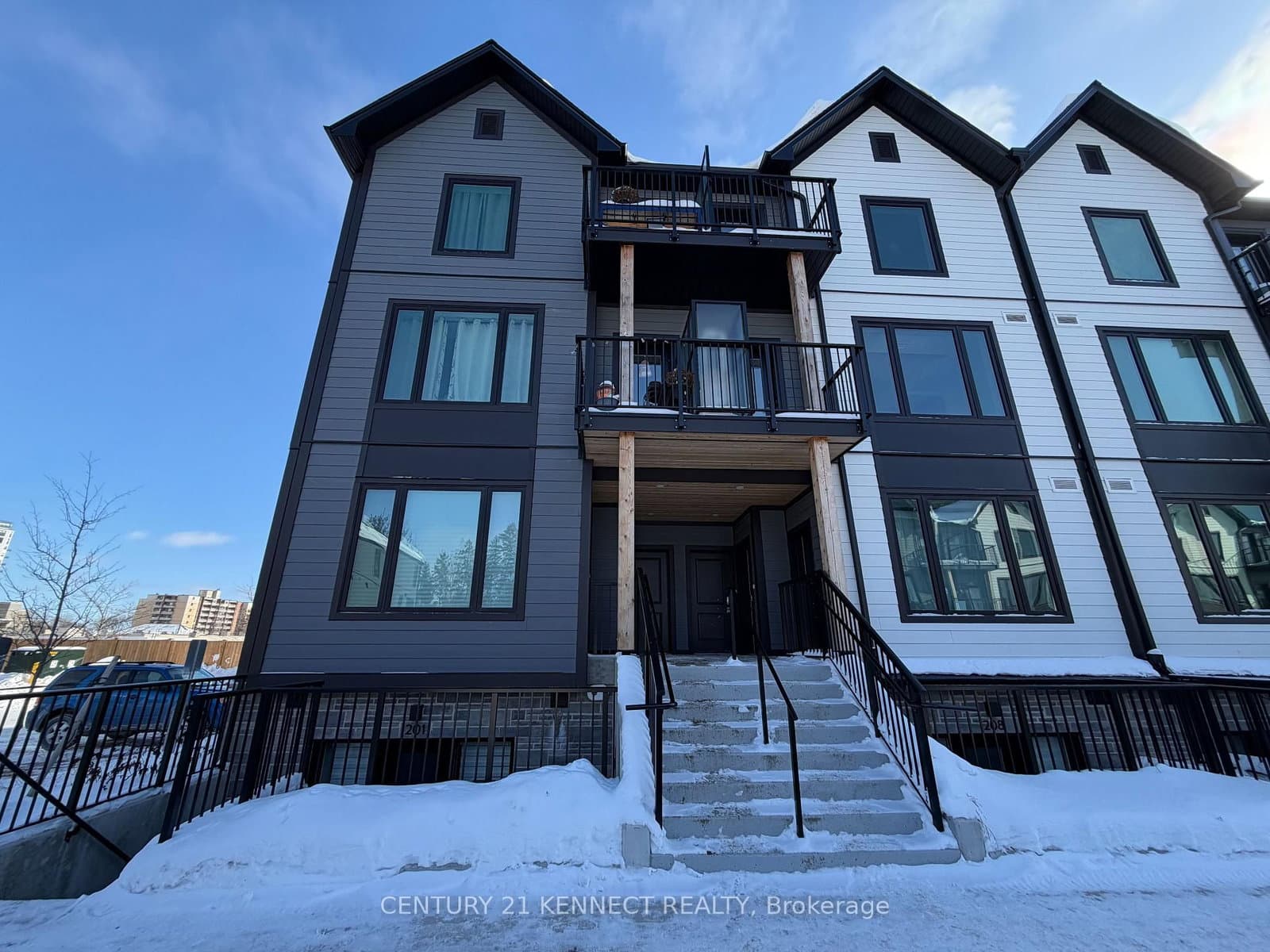708 WOOLWICH ST in Guelph - Property View