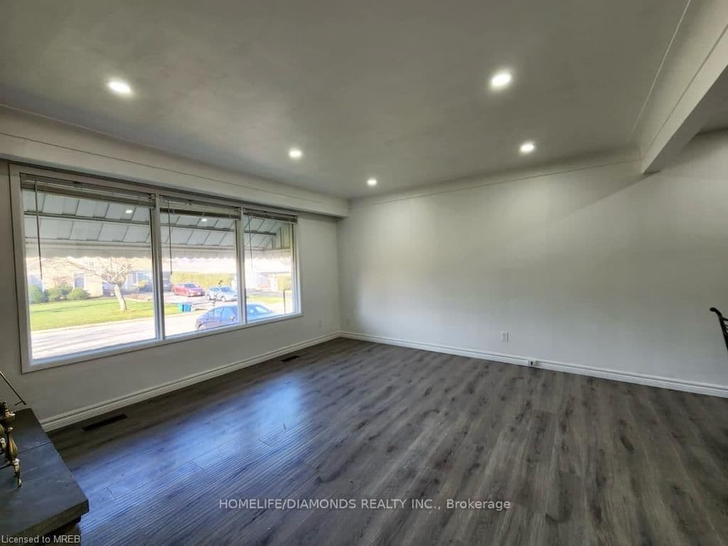 28 MARMAC DR in St. Catharines