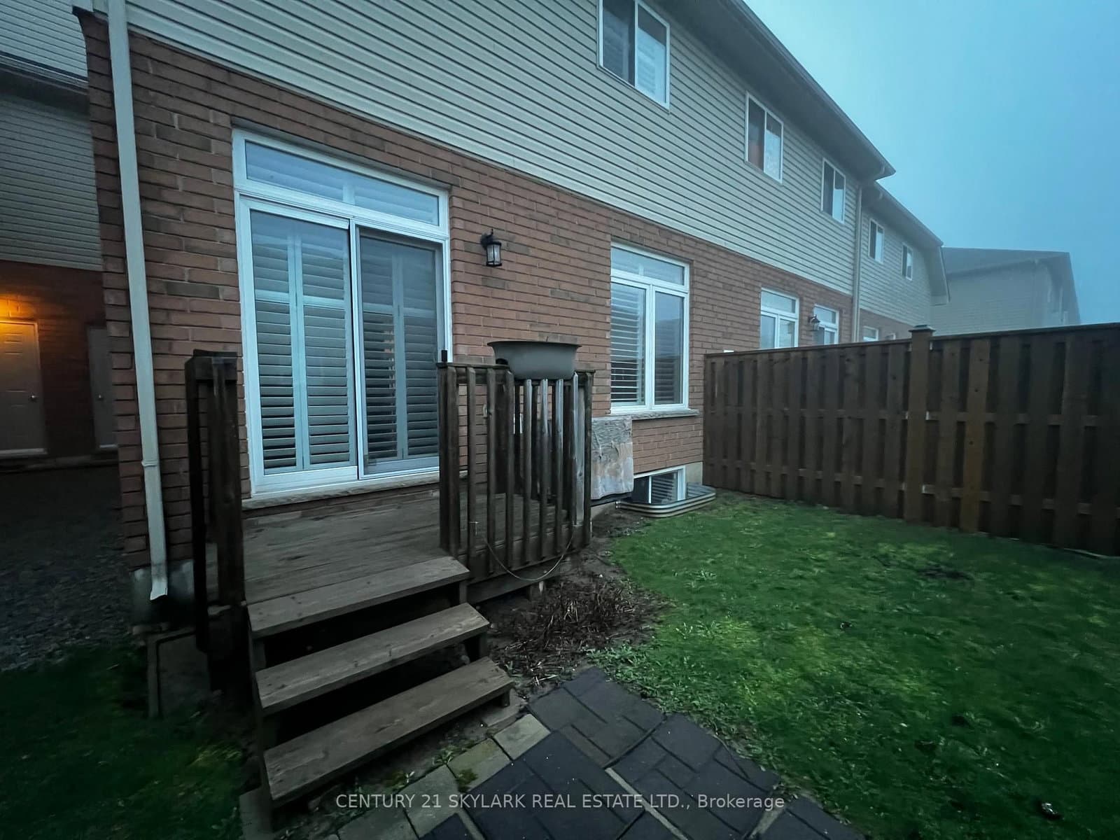 96 CHARLESWOOD CRES in Hamilton
