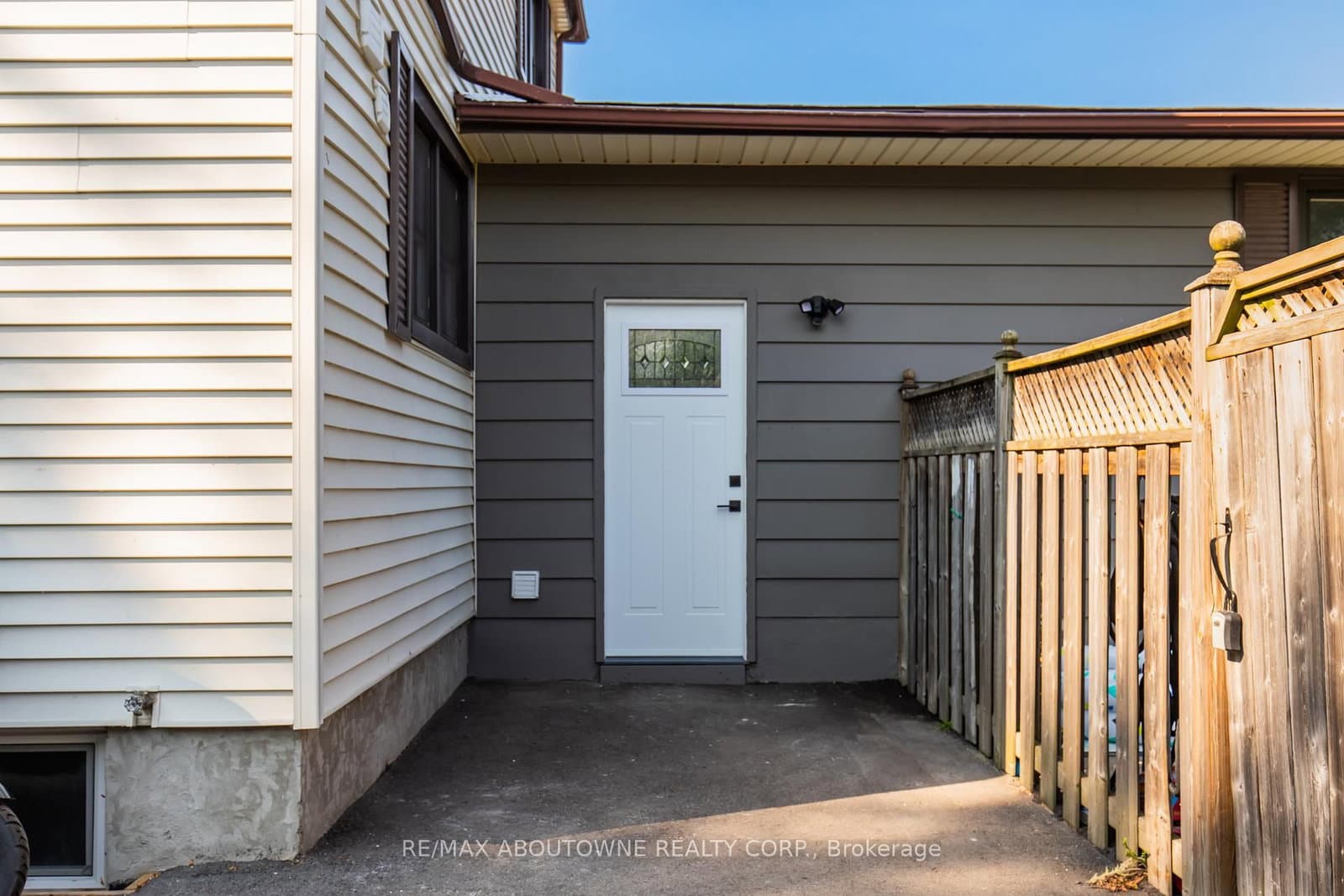 2 THORNDALE AVE in St. Catharines - Property View