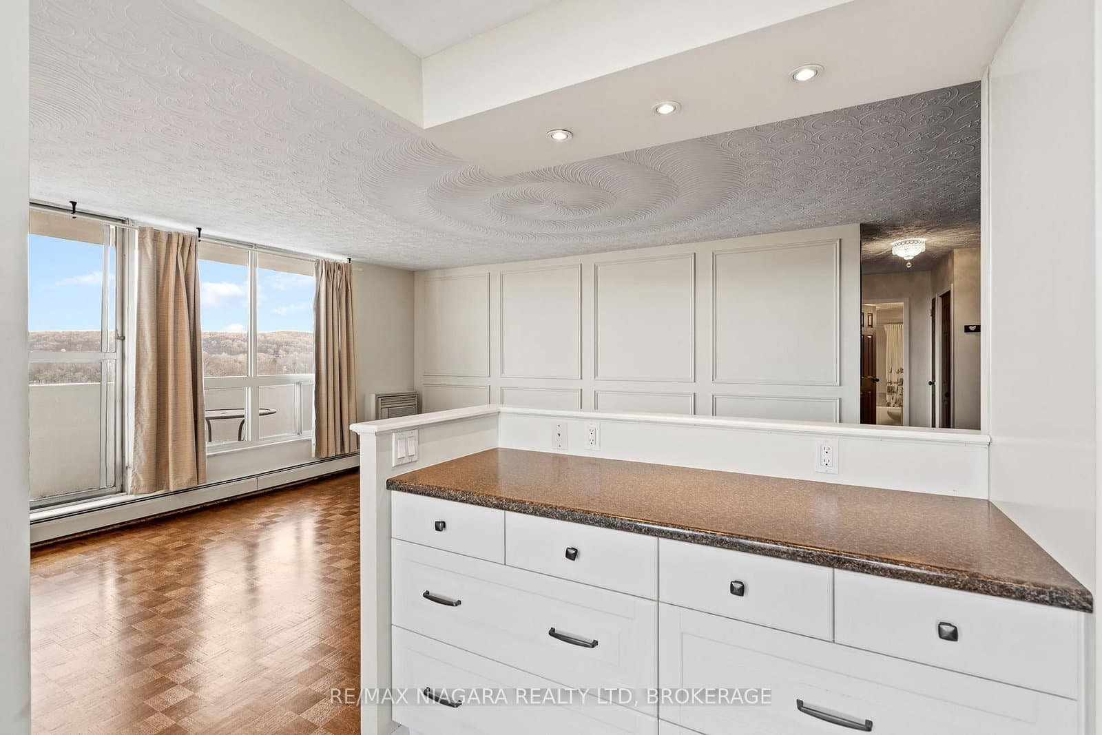 35 TOWERING HEIGHTS BLVD in St. Catharines - Property View