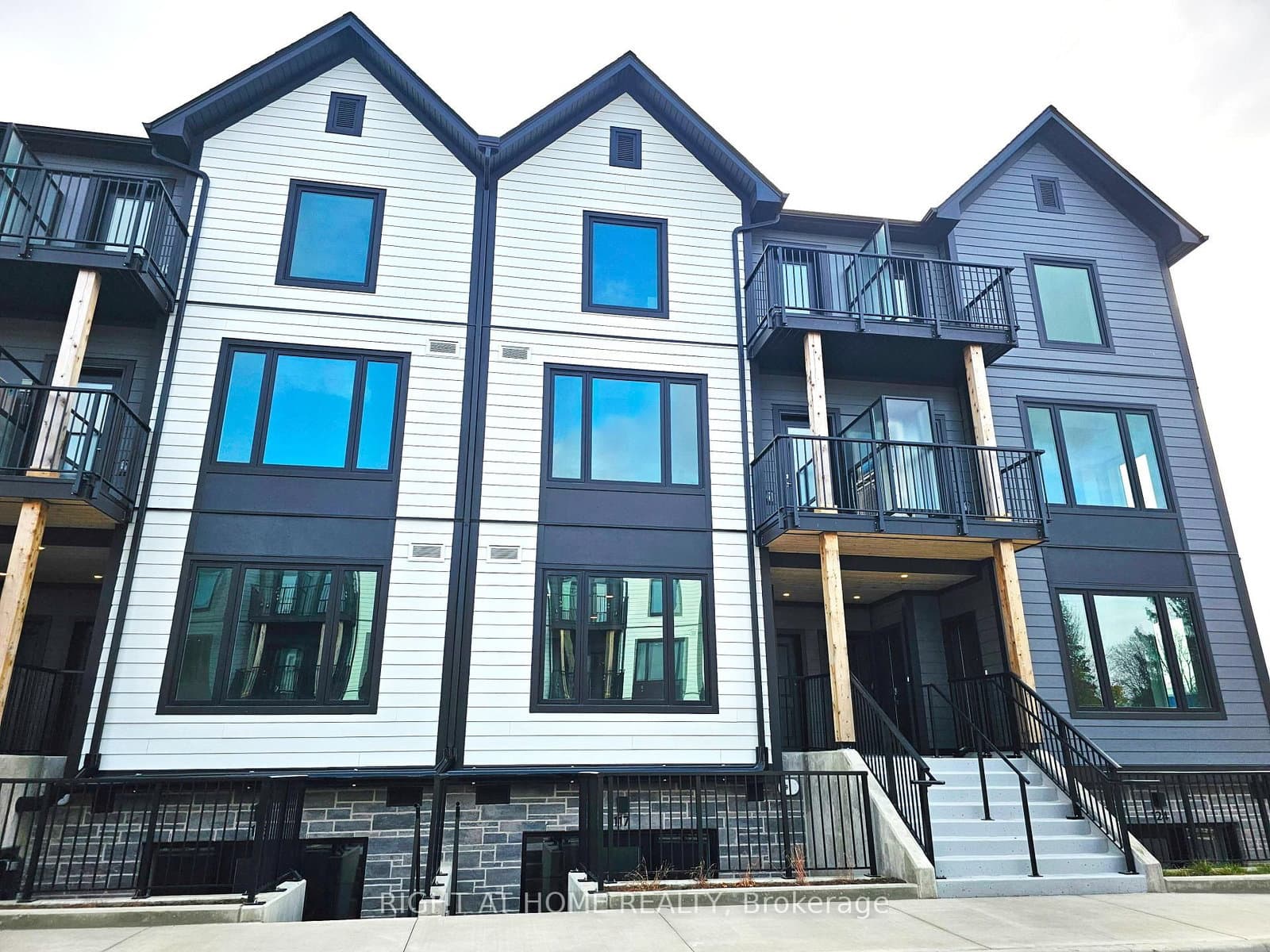 708 WOOLWICH ST in Guelph - Property View