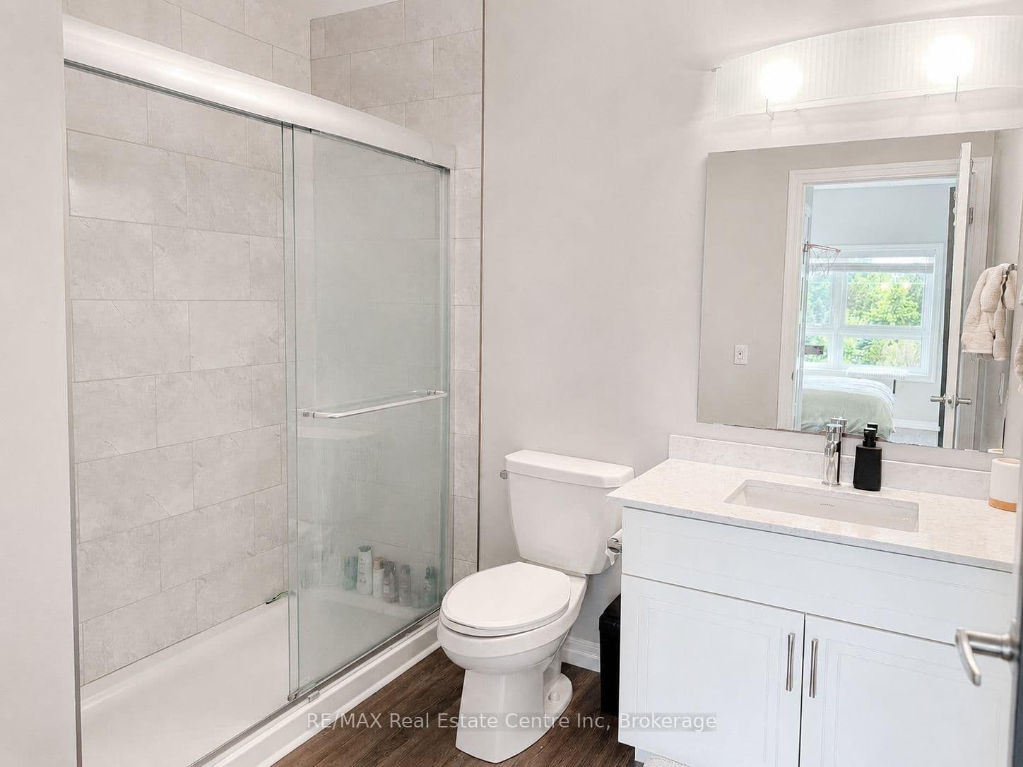 35 KINGSBURY SQUARE in Guelph - Property View