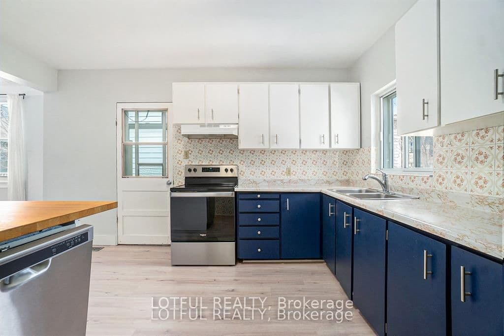 11 S CHAMPAGNE AVE in Ottawa - Property View