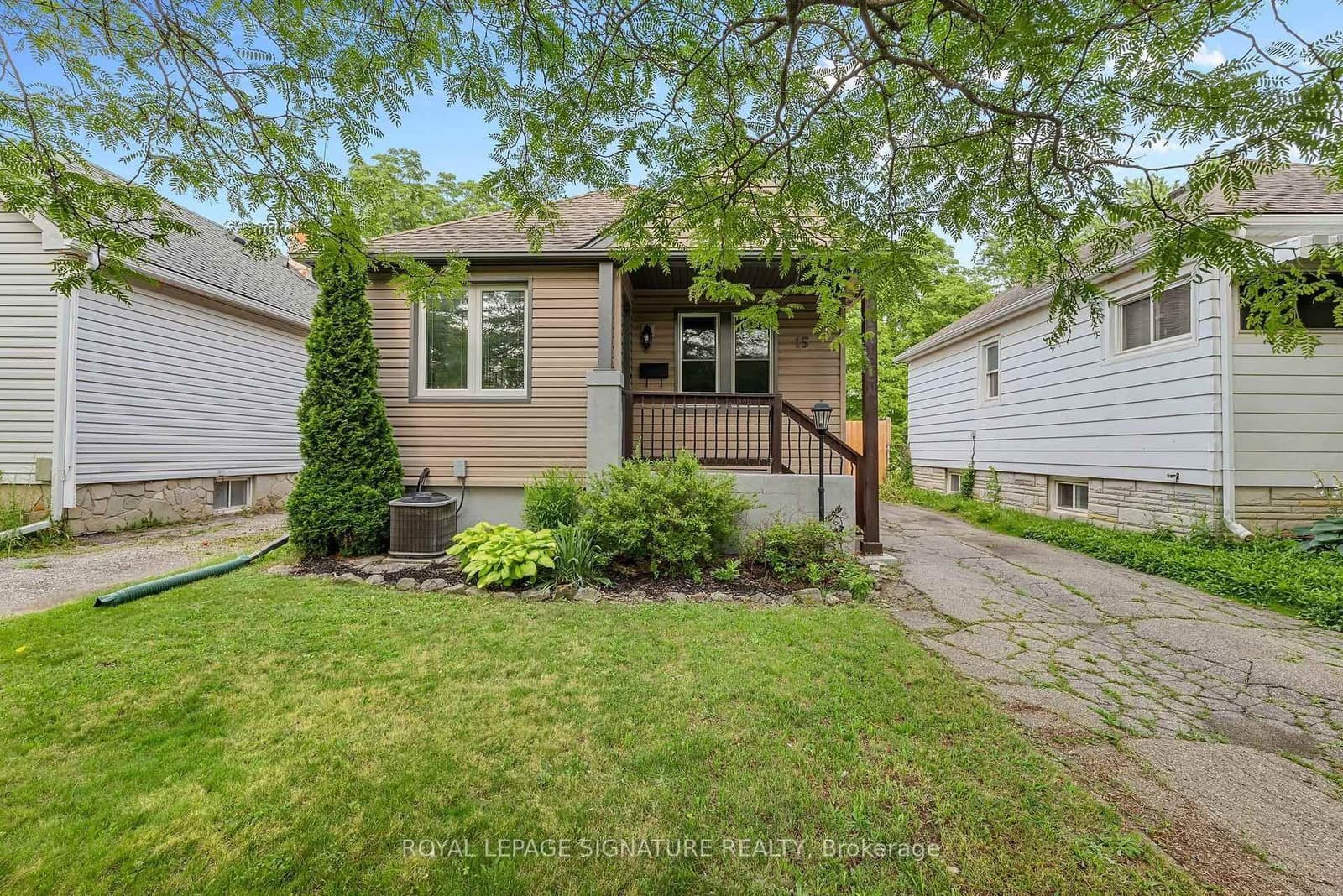 15 RAVINE RD in St. Catharines - Property View