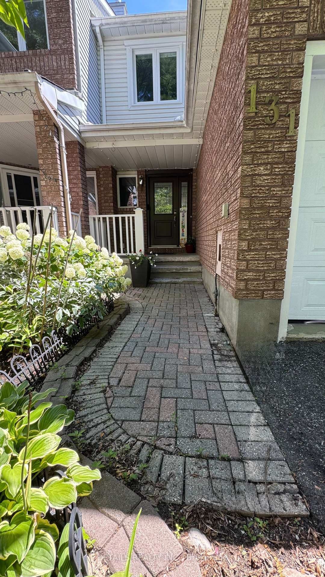 131 MARKLAND CRES in Ottawa - Property View