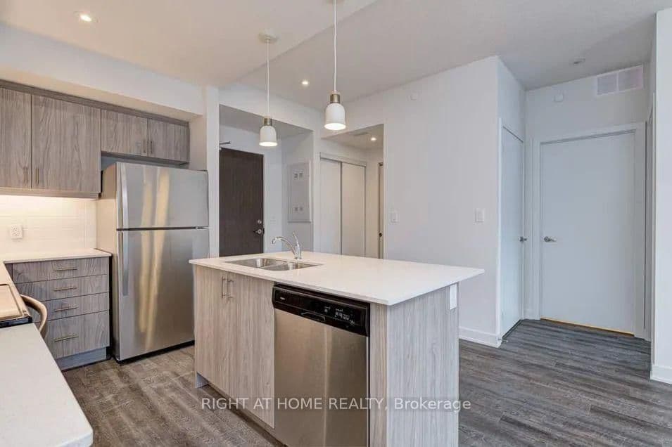 16 MARKLE RD in Hamilton - Property View