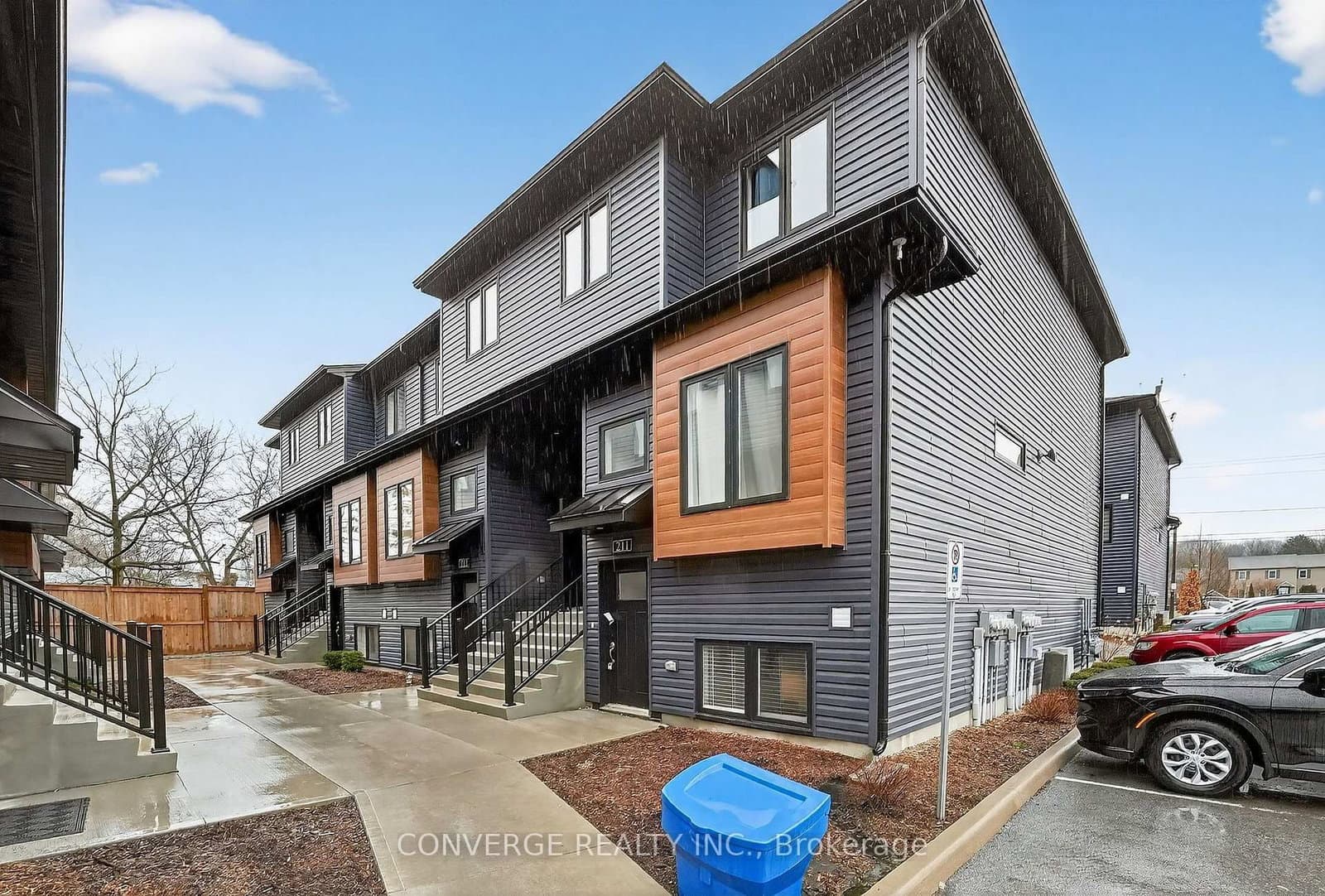 781 CLARE AVE in Welland - Property View