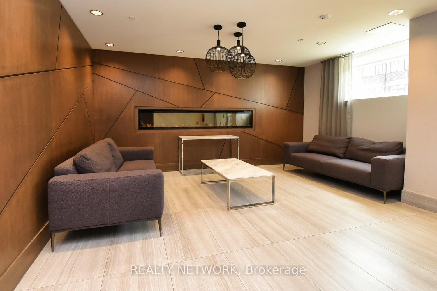 16 MARKLE CRES in Hamilton - Property View