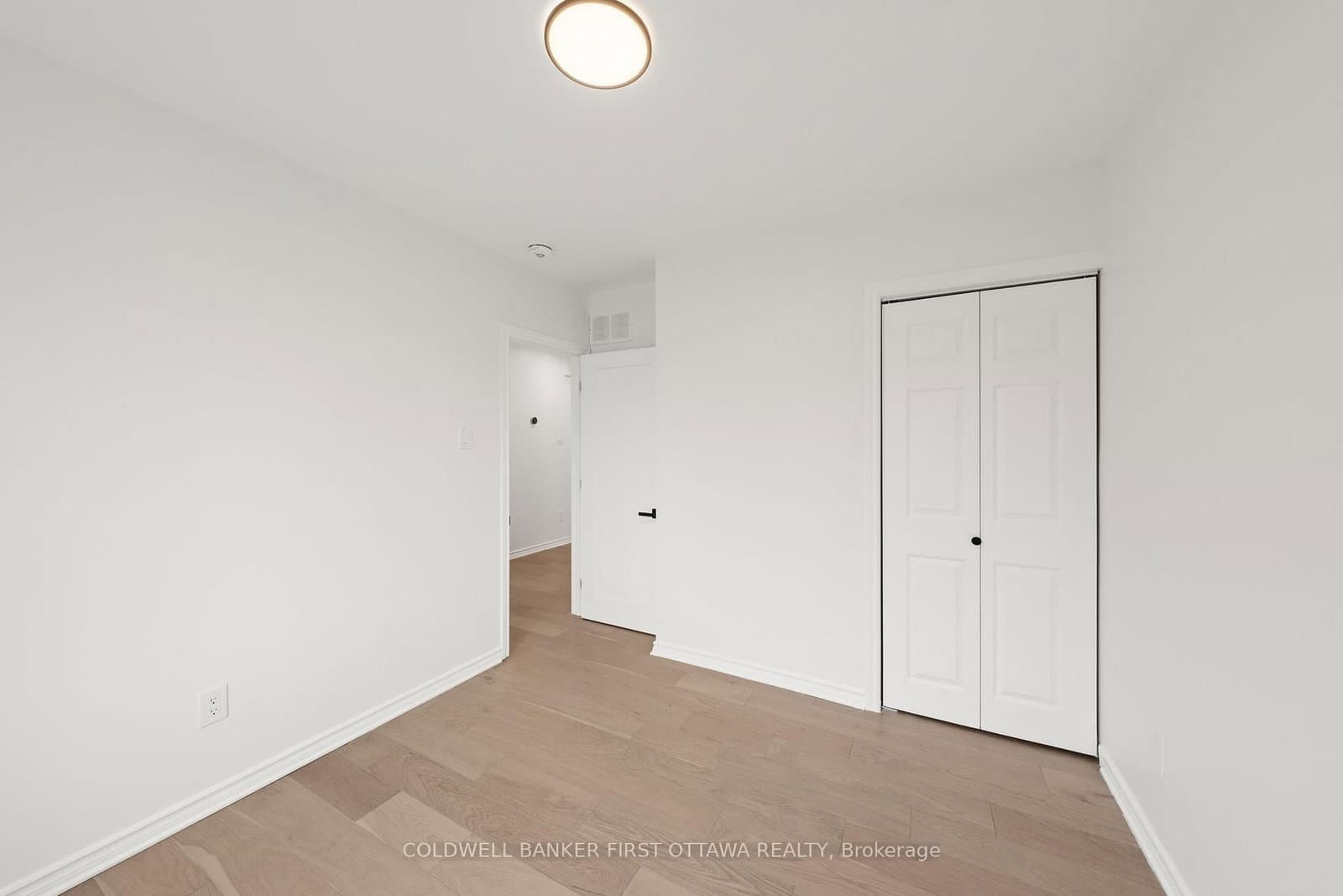 26 SPRING GARDEN AVE in Ottawa