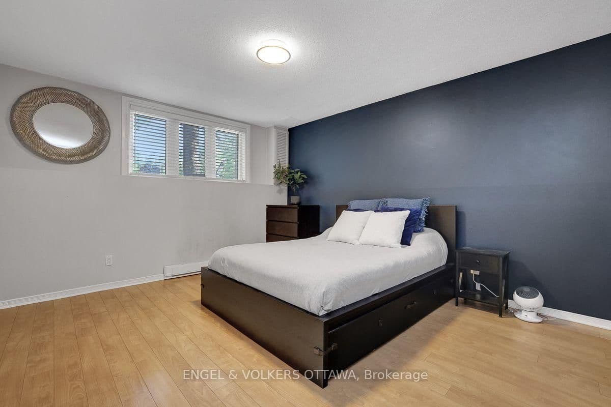 382 BRISTON PRIVATE in Ottawa