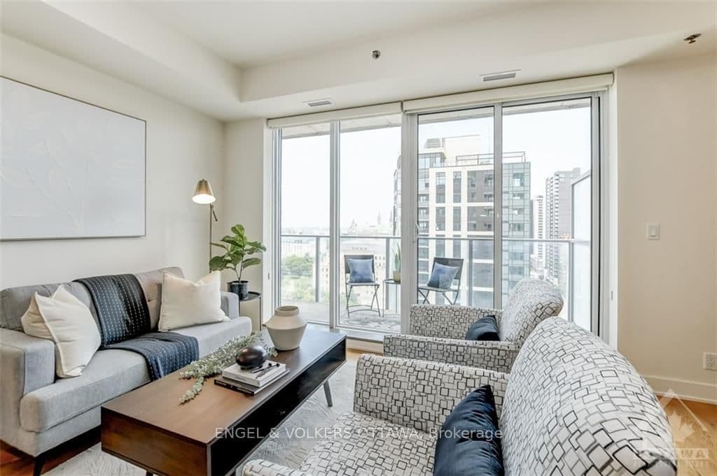 428 SPARKS ST in Ottawa - Property View
