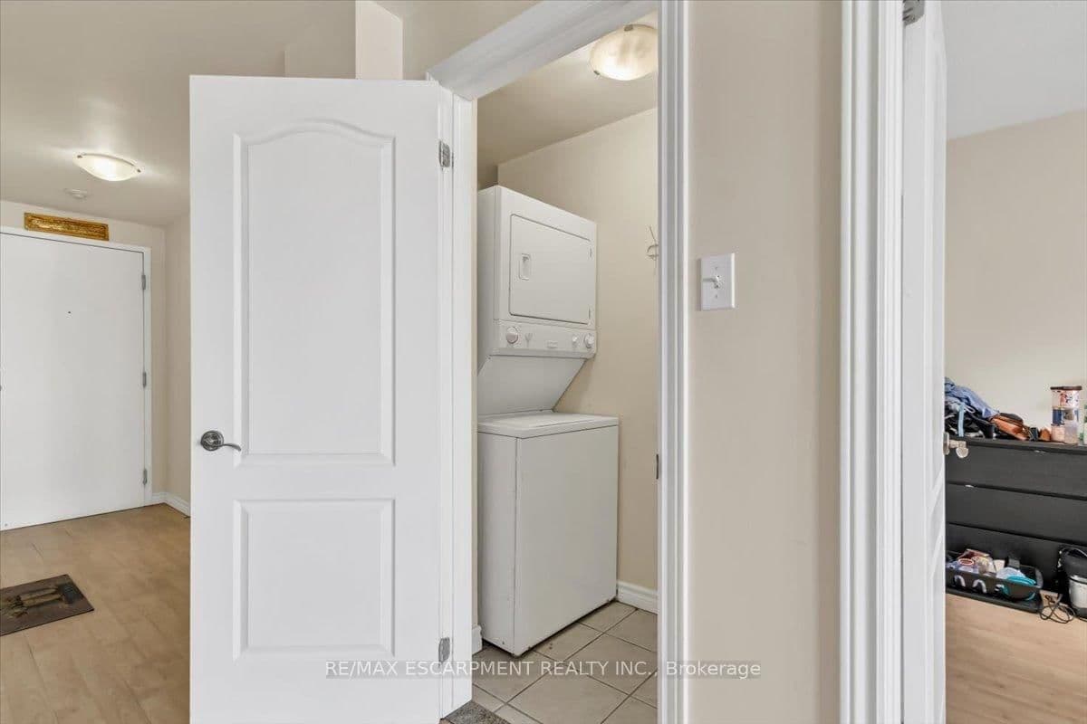 135 S JAMES ST in Hamilton - Property View