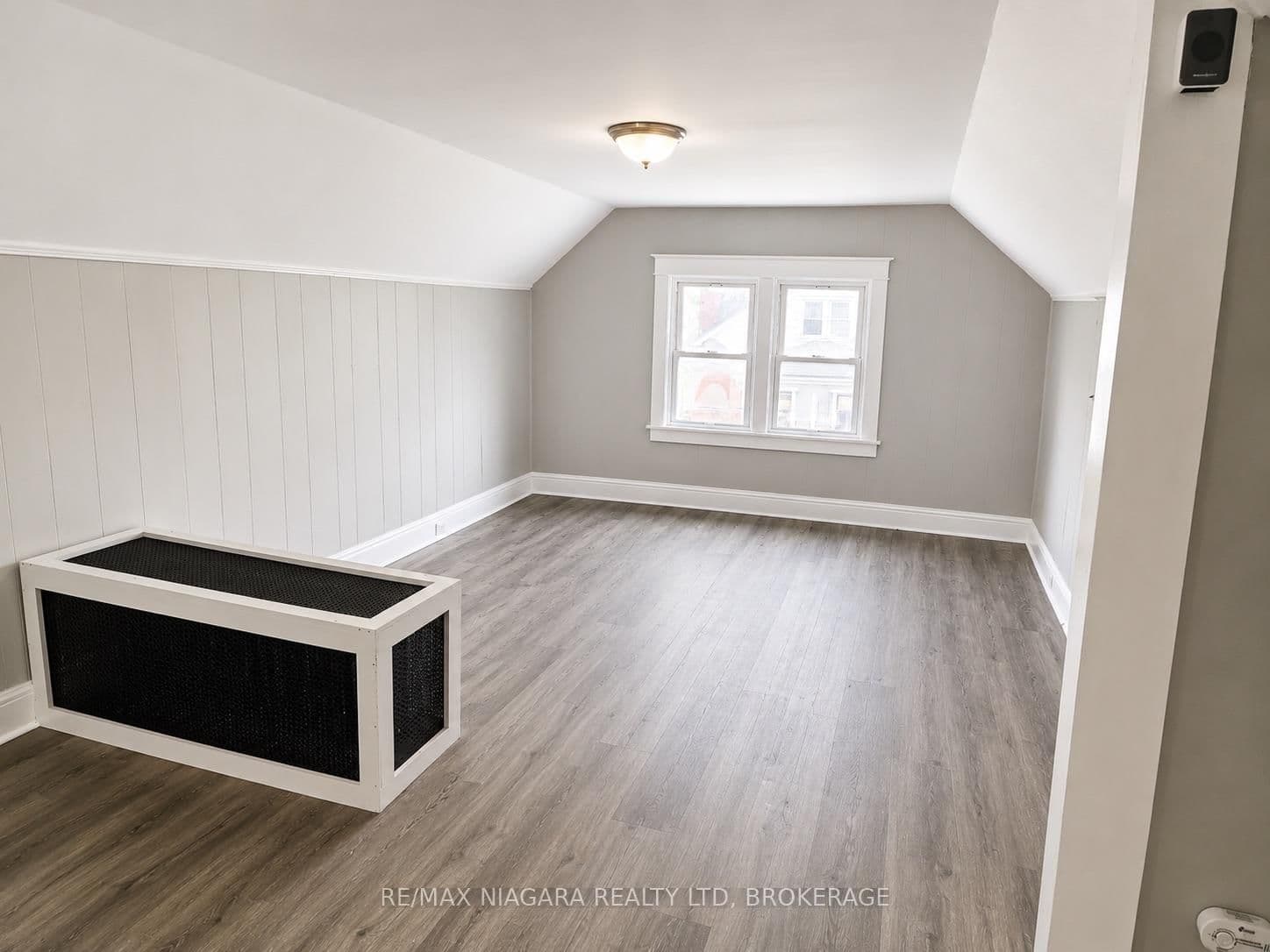 23 AVENUE PL in Welland - Property View