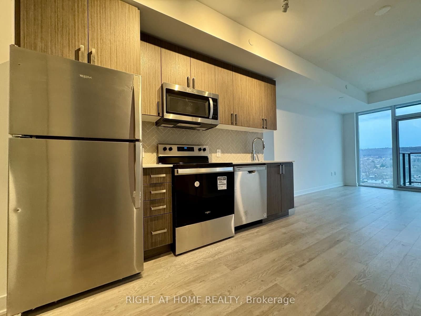 2782 BARTON ST in Hamilton