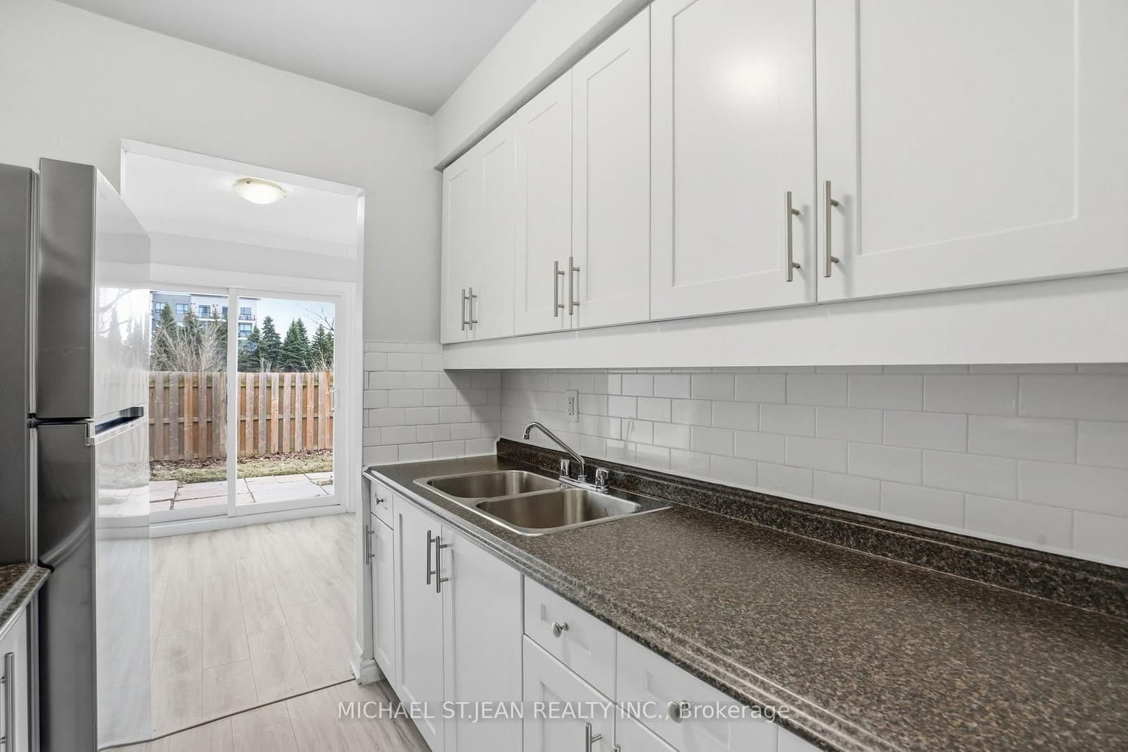 125 W LIMERIDGE RD in Hamilton
