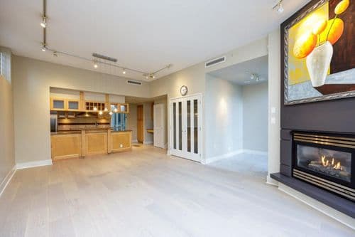 423 BEACH CRES in Vancouver