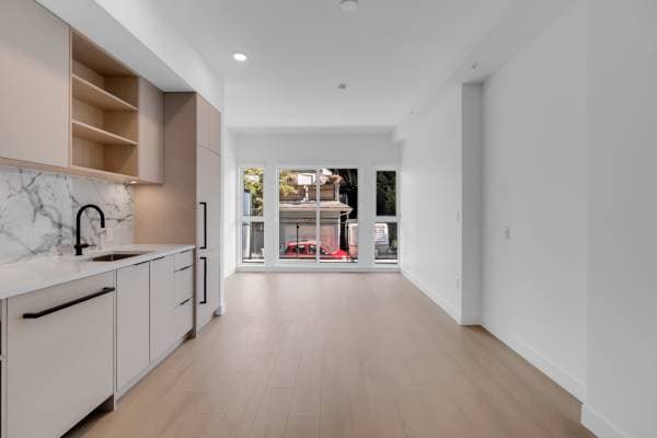 422 E THIRD ST in North Vancouver - Property View