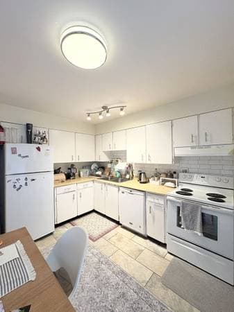 130 NIAGARA ST in Victoria - Property View
