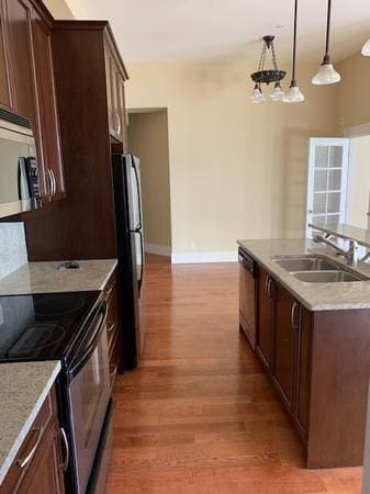 1602 QUADRA ST in Victoria
