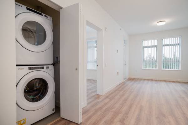 2300 N E EMERY VANCOUVER CENTRAL CRT in North Vancouver