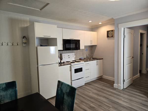 3506 ISLAND HWY in Qualicum Beach