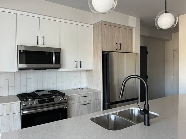 958 PHAROAH MEWS in Langford - Property View