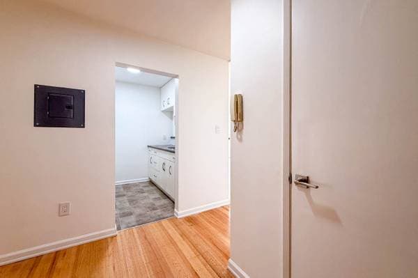 461 W 16TH ST in North Vancouver