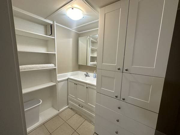 3959 CEDAR HILL CROSS RD in Saanich - Property View