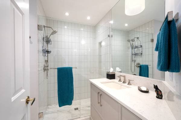 [HIDDEN ADDRESS] - 03800 in West Vancouver - Property View