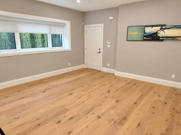 848 ROSLYN BLVD in North Vancouver - Property View