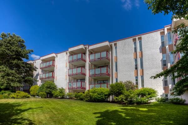 1025 S LINDEN VICTORIA AVE in Victoria - Property View