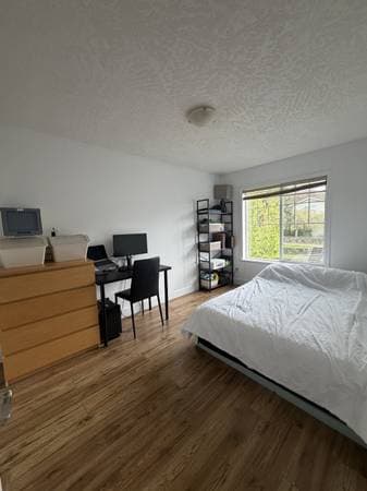 1182 COLVILLE RD in Esquimalt