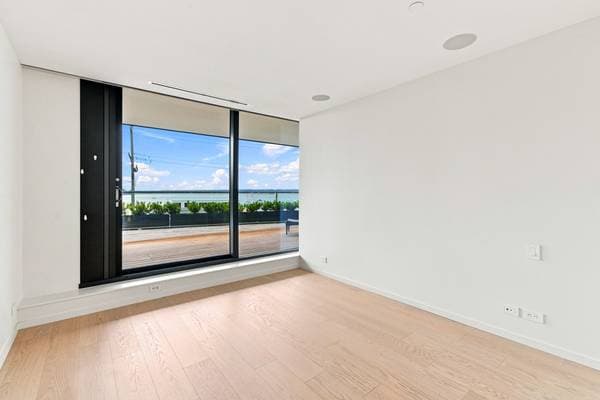 1327 BELLEVUE AVE in West Vancouver - Property View