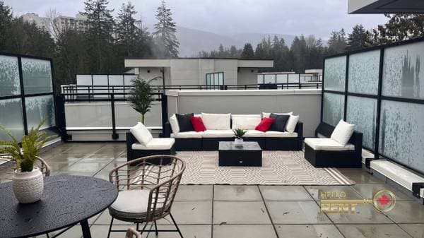 2035 GLENAIRE DR in North Vancouver