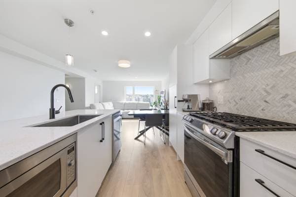 555 E 2ND ST in North Vancouver - Property View