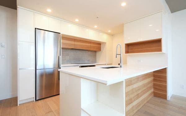 989 JOHNSON ST in Victoria
