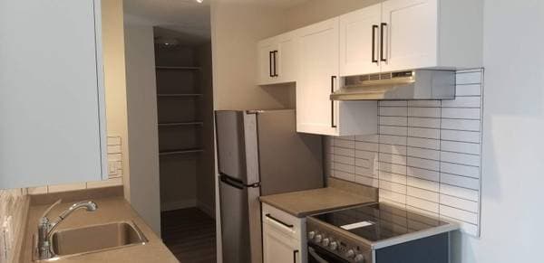 195 PERKINS CRES in Penticton