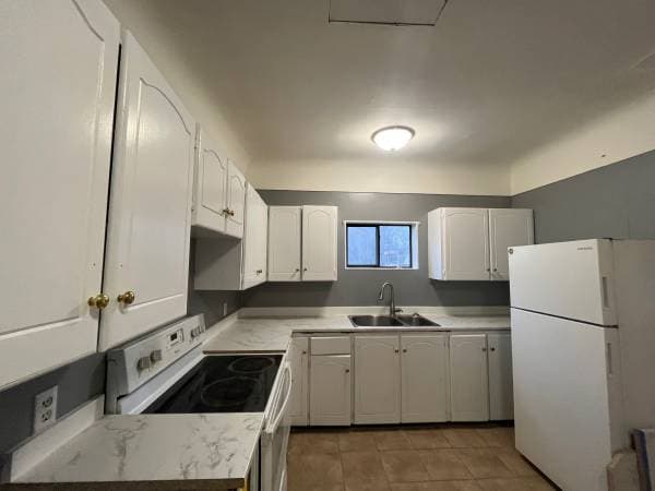 [HIDDEN ADDRESS] - 03249 in Saanich
